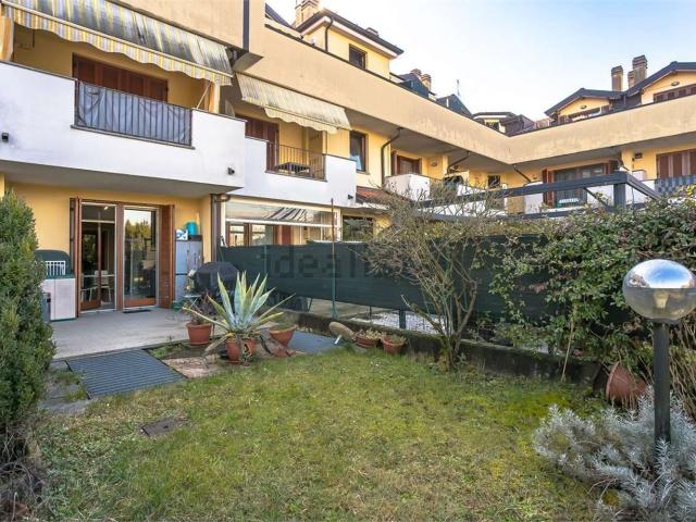 Appartamento in vendita a Trezzano Rosa, Lombardia