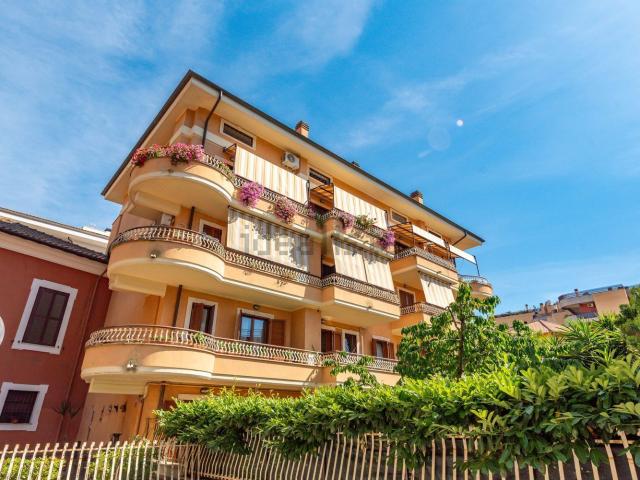 Appartamento in vendita a Squarciarelli, Roma Capitale
