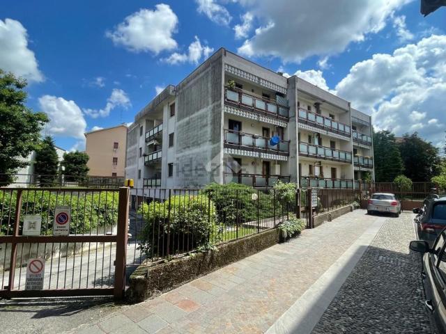 Appartamento in vendita a Arconate, Lombardia