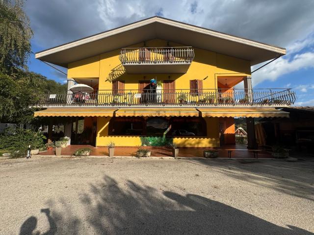 Appartamento in vendita a Carsoli, Abruzzo