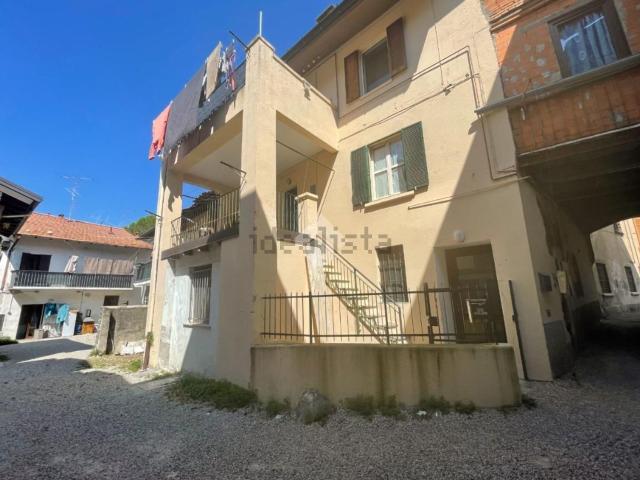 Appartamento in vendita a Arcisate, Varese