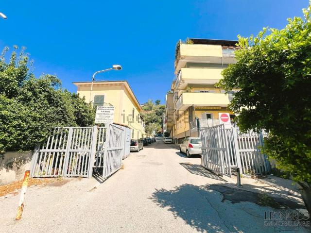 Appartamento in vendita a Fuorigrotta, Napoli
