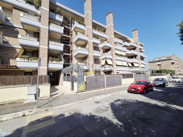 Appartamento in vendita a Colli di Enea, Roma Capitale