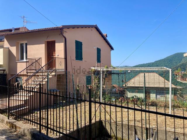 Appartamento in vendita a Avegno, Testana