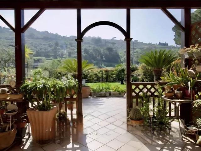 Appartamento in vendita a Bordighera, Liguria