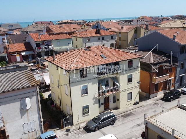 Appartamento in vendita a Faleriense, Marche