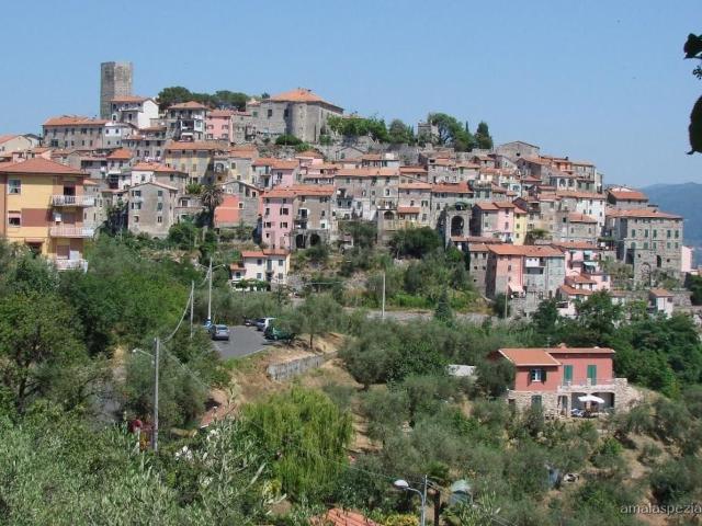 Appartamento in vendita a Vezzano Superiore, Vezzano Ligure