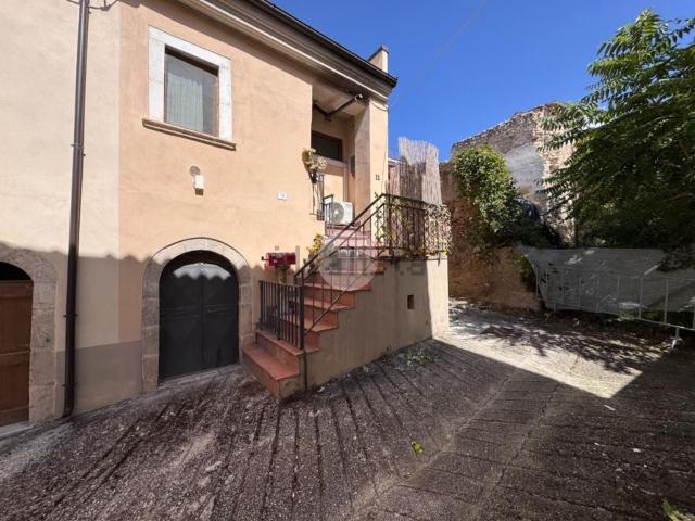 Appartamento in vendita a Barisciano, L'Aquila