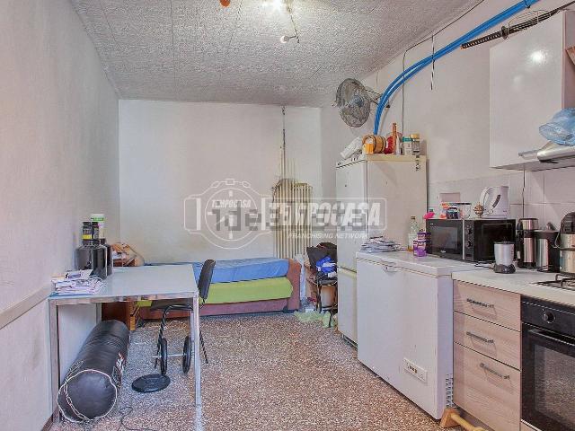 Appartamento in vendita a Arcisate, Varese