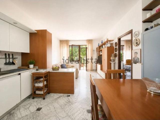 Appartamento in vendita a Marina di Carrara, Carrara