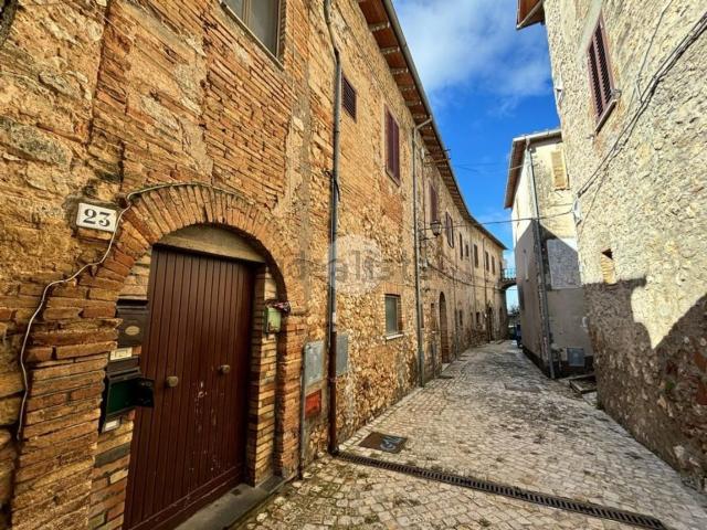 Appartamento in vendita a Calvi Dell'umbria, Umbria