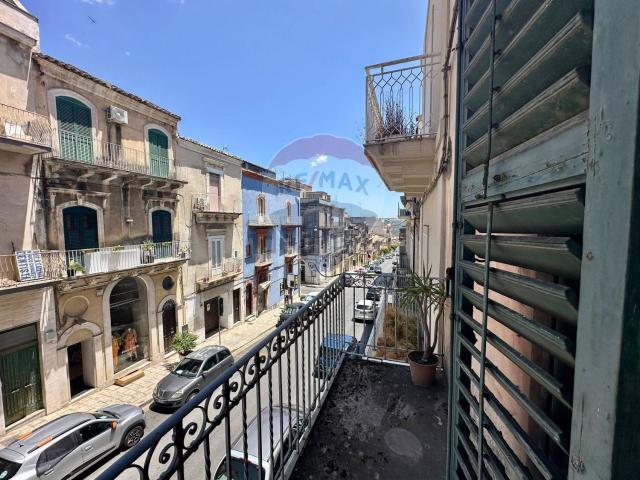 Appartamento in vendita a Ragusa Ibla, Ragusa
