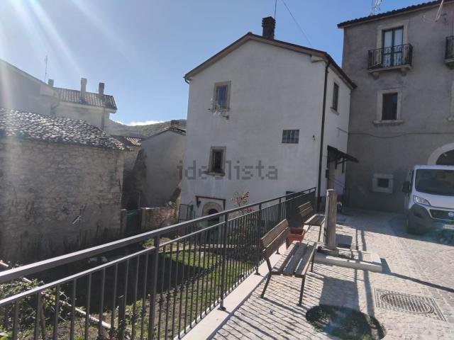 Appartamento in vendita a Montenero Val Cocchiara, Molise