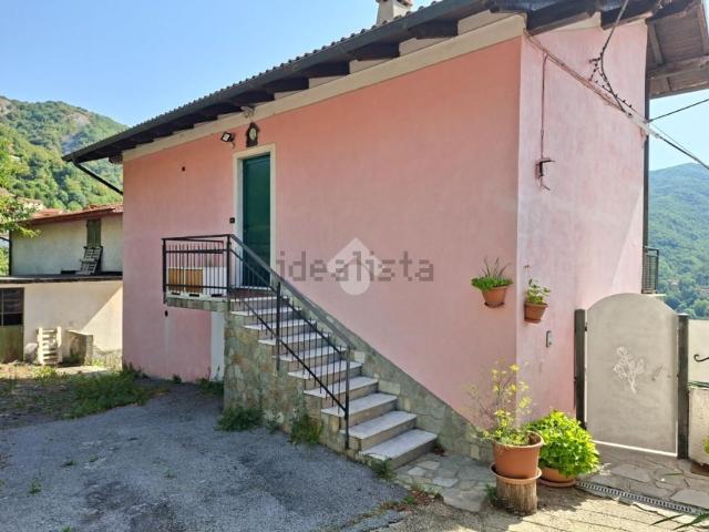 Appartamento in vendita a Savignone, Liguria