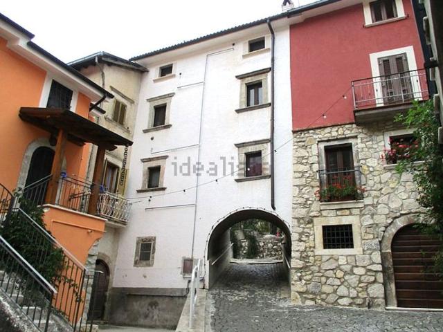 Appartamento in vendita a Tagliacozzo, Abruzzo