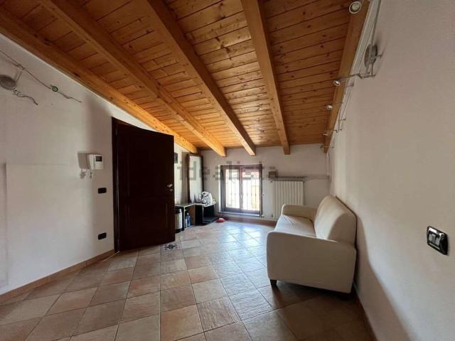 Appartamento in vendita a Gambolò, Lombardia