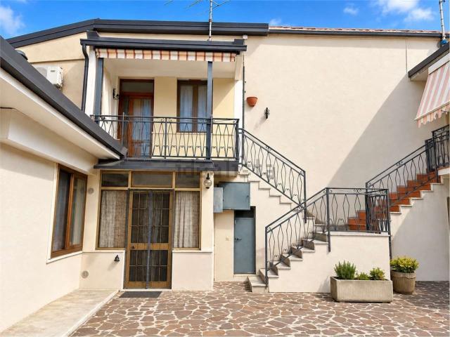 Appartamento in vendita a Villaggio Famiglia, Rovato
