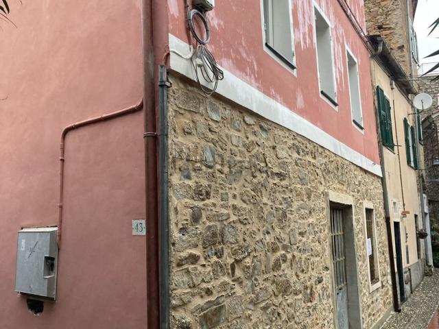 Appartamento in vendita a Costarainera, Liguria