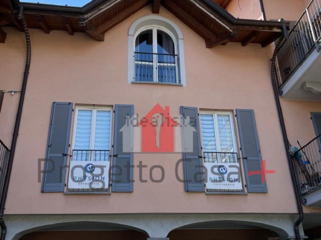Appartamento in vendita a Samarate, Lombardia