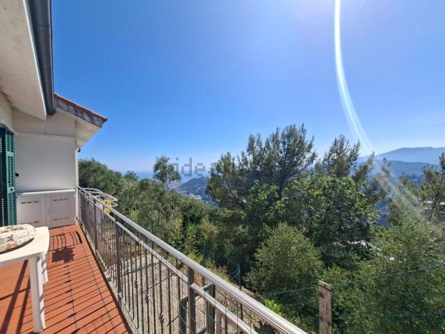 Appartamento in vendita a Vallebona, Liguria