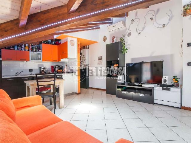 Appartamento in vendita a Turate, Como