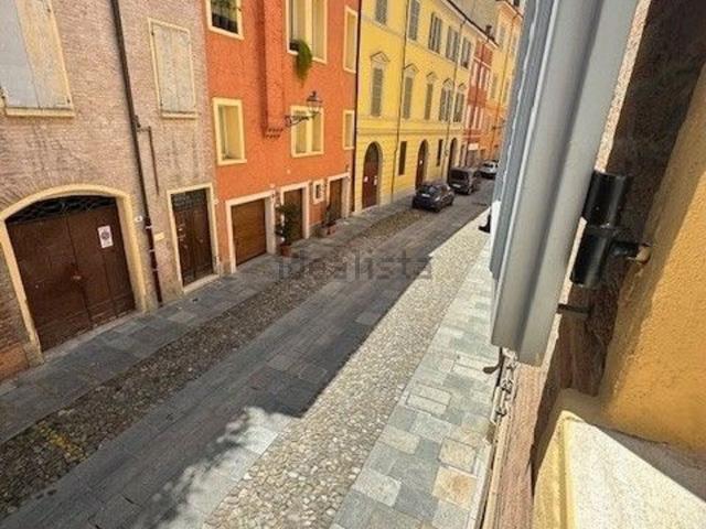 Appartamento in vendita a Centro Storico, Modena