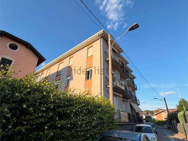 Appartamento in vendita a Malnate, Lombardia