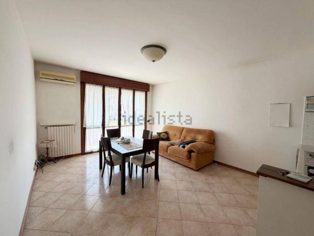 Appartamento in vendita a Centro Direzionale, Prato