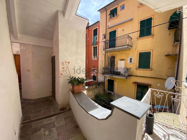 Appartamento in vendita a Carbognano, Lerici