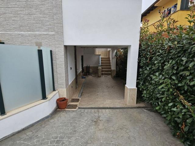 Appartamento in vendita a Casale Prima Porta, Roma Capitale