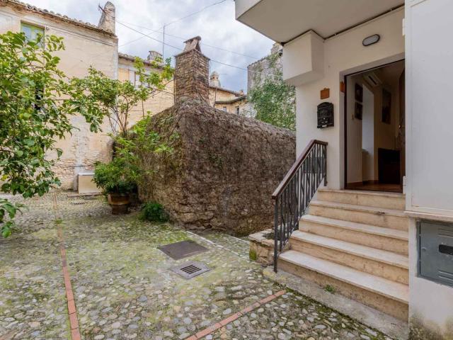 Appartamento in vendita a Castel San Pietro Sabino, Poggio Mirteto