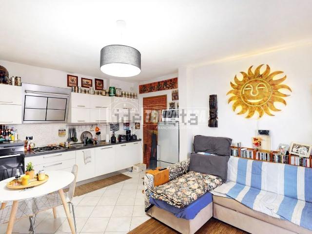 Appartamento in vendita a Comazzo, Lombardia