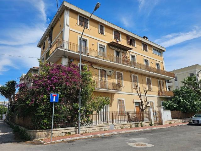 Appartamento in vendita a Marina centro, Marche