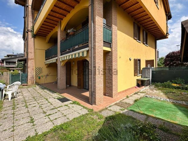 Appartamento in vendita a Trezzano Rosa, Lombardia