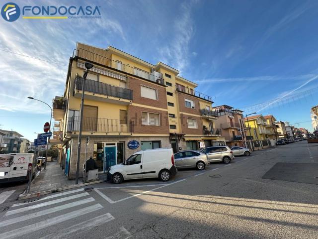 Appartamento in vendita a Mare, Marche