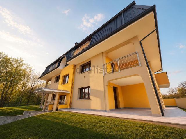 Appartamento in vendita a Lonate Ceppino, Lombardia