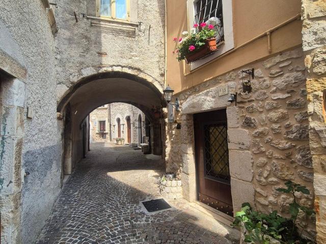 Appartamento in vendita a Rocca Di Cambio, Abruzzo