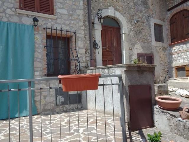 Appartamento in vendita a Carsoli, Abruzzo