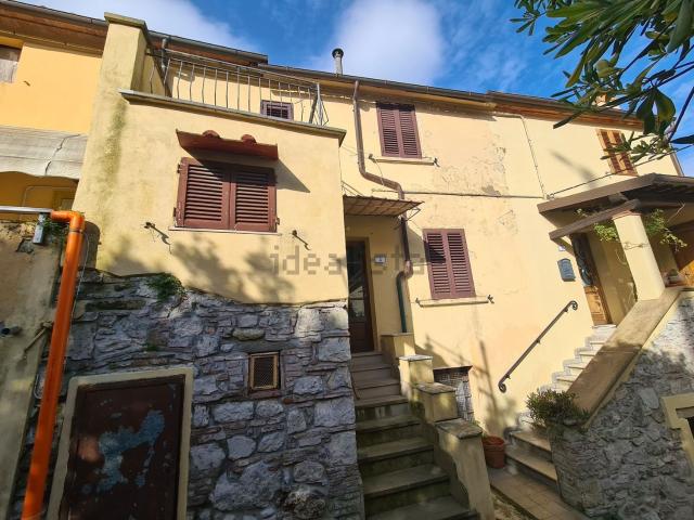 Appartamento in vendita a Castellina Marittima, Toscana