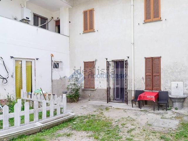 Appartamento in vendita a Meda, Lombardia
