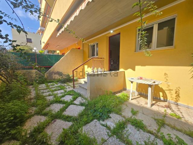 Appartamento in vendita a Colfiorito, Roma Capitale