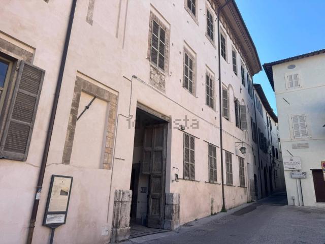 Appartamento in vendita a Spoleto, Perugia