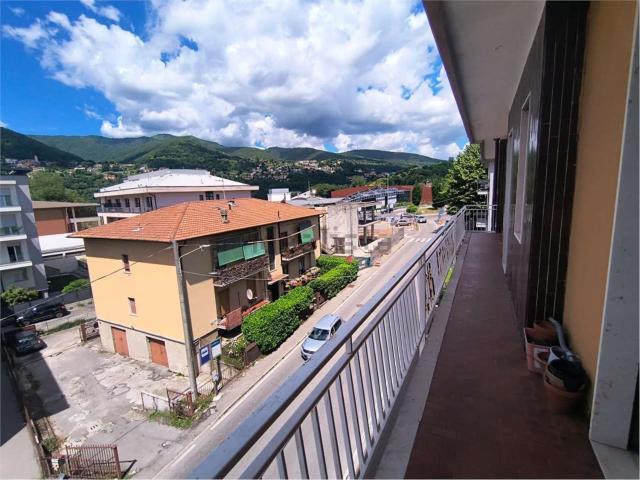 Appartamento in vendita a Lipomo, Lombardia