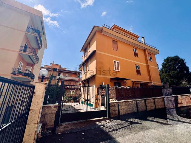 Appartamento in vendita a Ville di Nemi, Roma Capitale