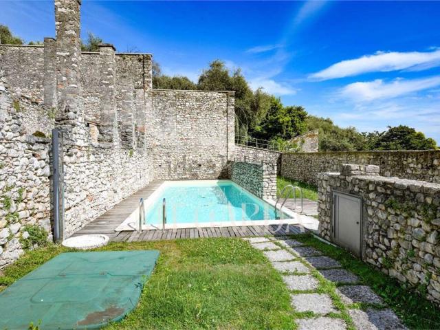 Appartamento in vendita a Comunità Montana Parco Alto Garda bresciano, Gardone Riviera