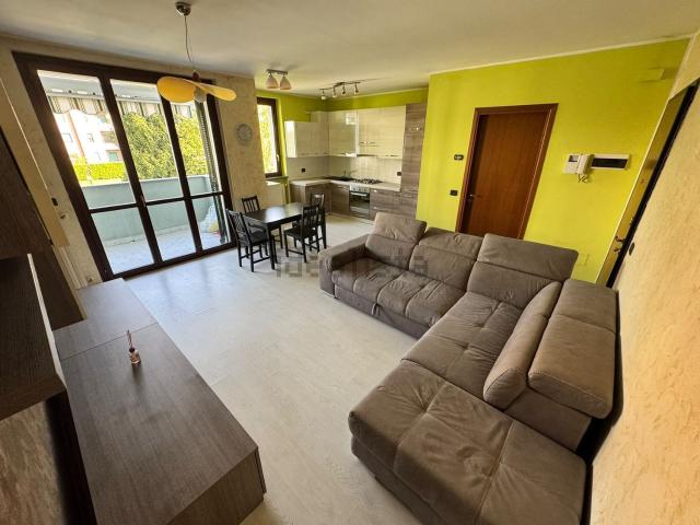 Appartamento in vendita a Solaro, Milano