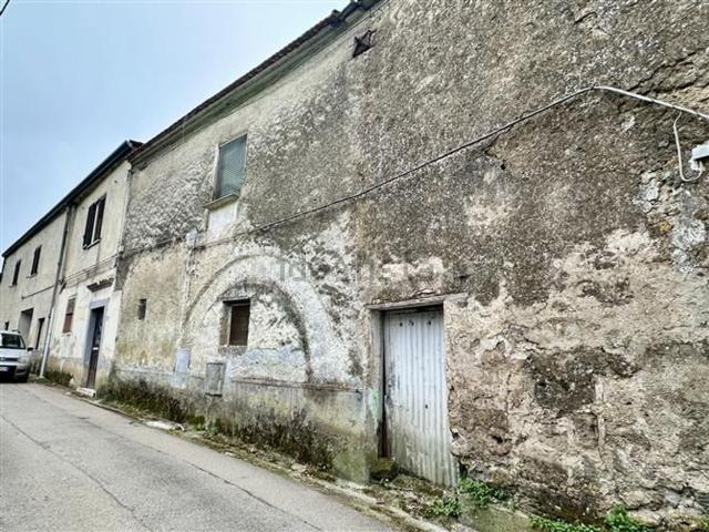 Appartamento in vendita a Castel Morrone, Campania