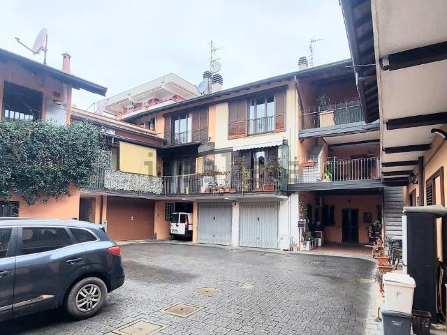 Appartamento in vendita a Rovellasca, Como