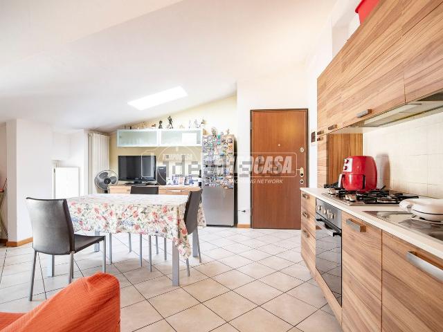 Appartamento in vendita a Treviglio, Lombardia