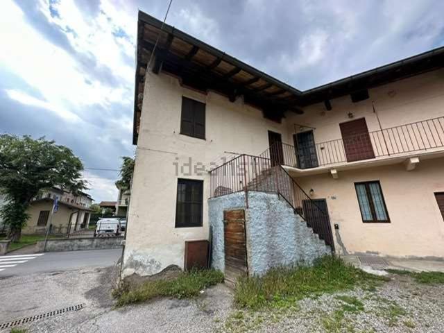 Appartamento in vendita a Vergiate, Lombardia
